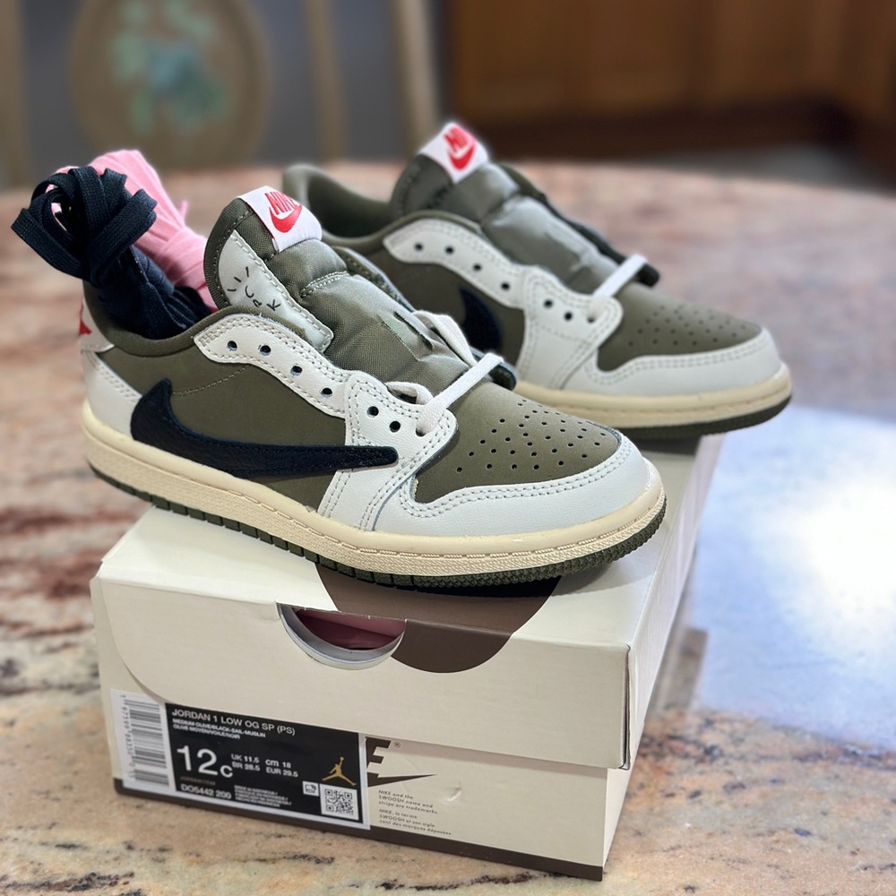 Travis Scott Jordan 1 Low OG SP Medium Olive (PS 12C